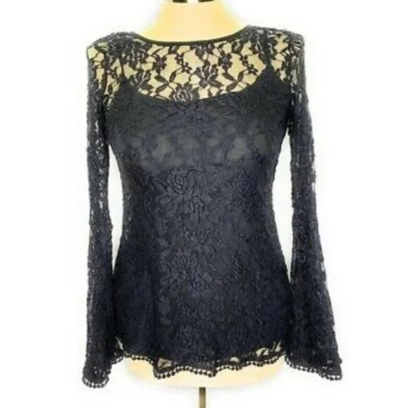 NWT Ultra Flirt Juniors Lace Bell Sleeve Top - Picture 2 of 4